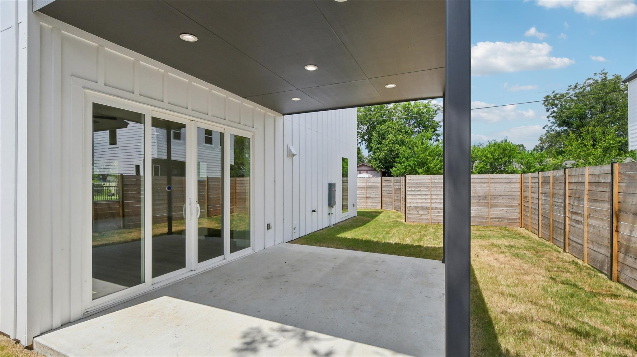 106 W Fawnridge DR 1
