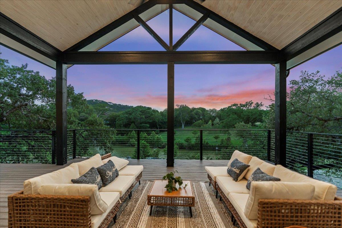 202 Hub DR
