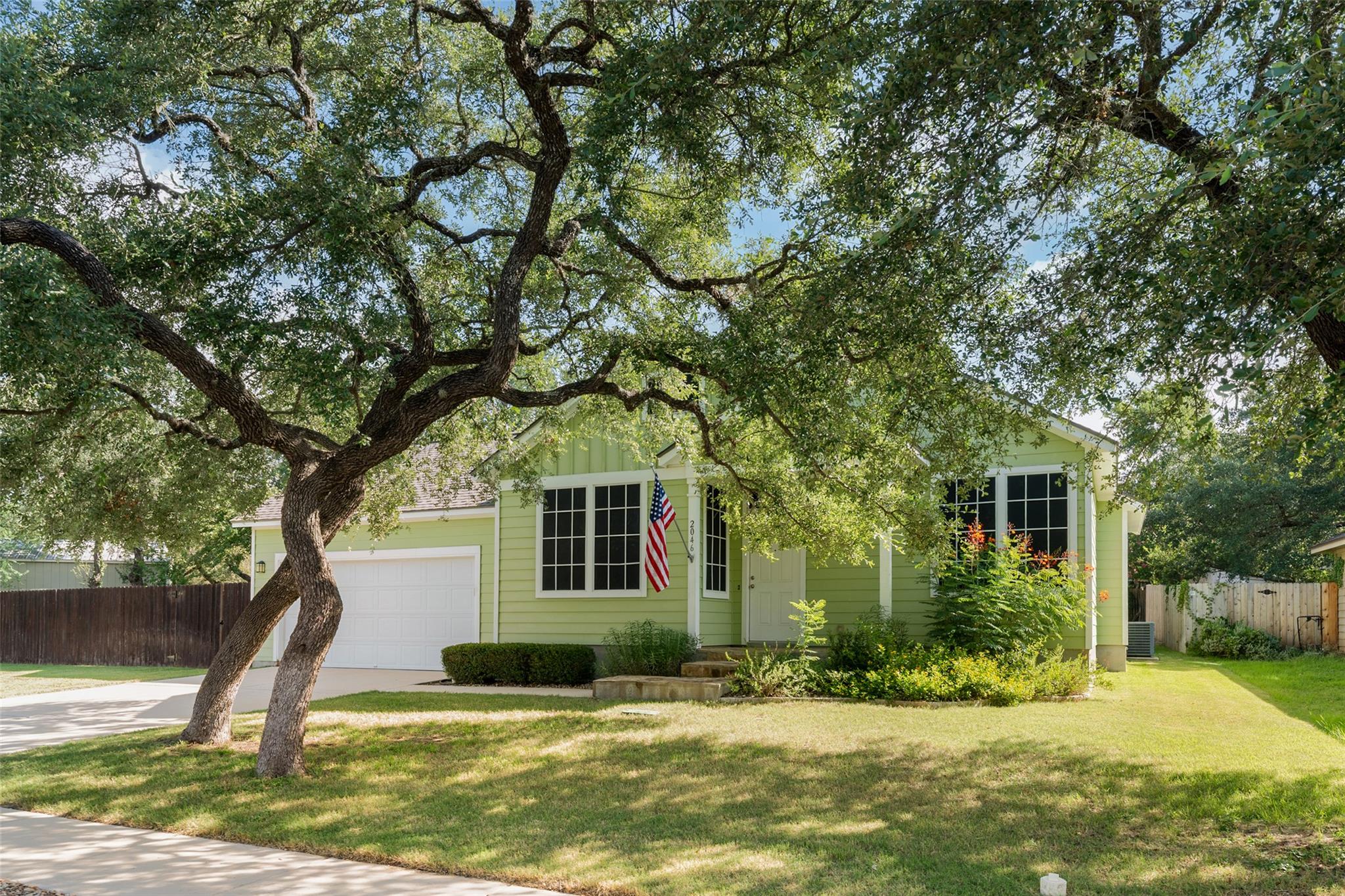 2046 Ridge View DR