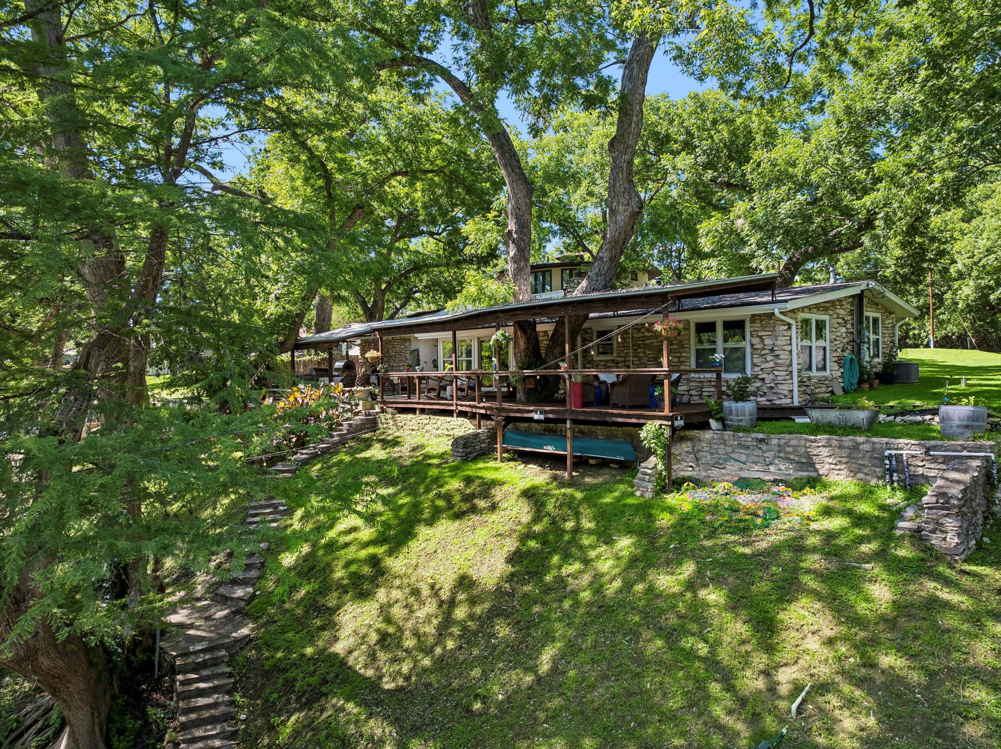 1520 Rocky River RD