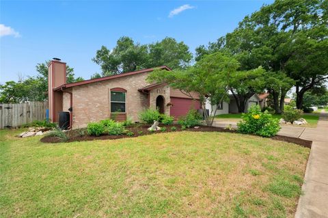 Single Family Residence in Austin TX 11219 Applewood DR.jpg