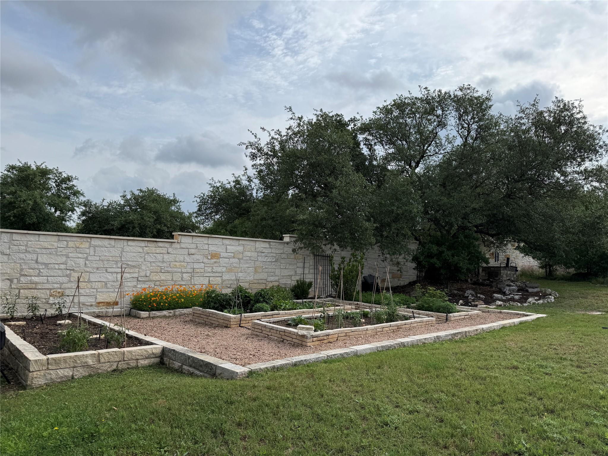 204 Goldridge DR