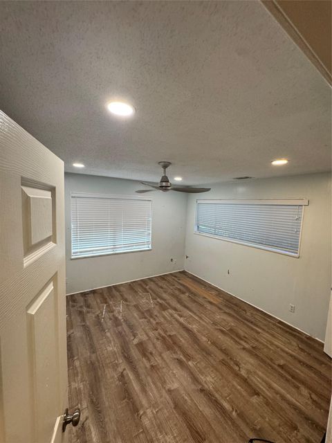 Tiny photo for 10700 W Lakeview DR, Jonestown, TX 78645 (MLS # 8649173)