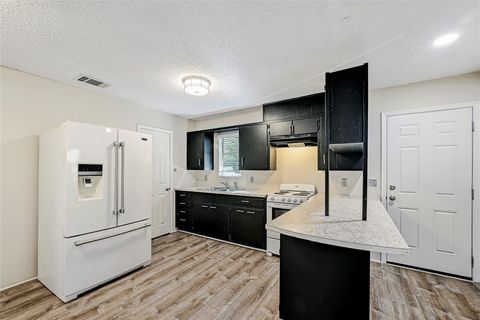 Tiny photo for 10700 W Lakeview DR, Jonestown, TX 78645 (MLS # 8649173)