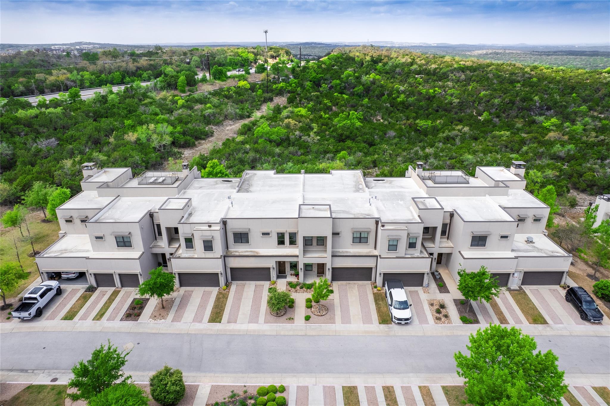 8200 Southwest PKWY 321