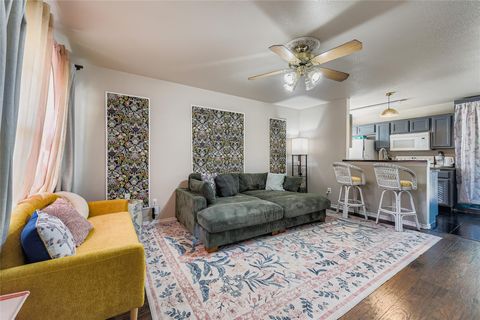 Photo of 930 Panorama DR, Dripping Springs, TX 78620 (MLS # 3006094)