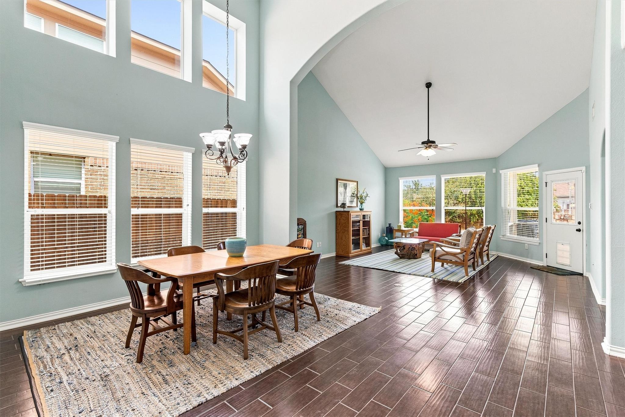 706 Irvin DR
