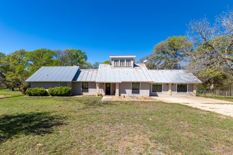 Photo of 12 Creekwood DR, Schulenburg, TX 78956 (MLS # 3703070)