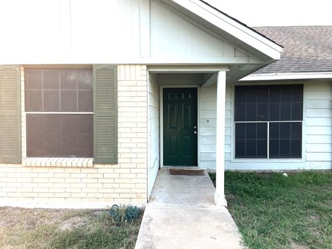 Photo of 1301 #B Pendergrass ST, Lockhart, TX 78644 (MLS # 3402594)