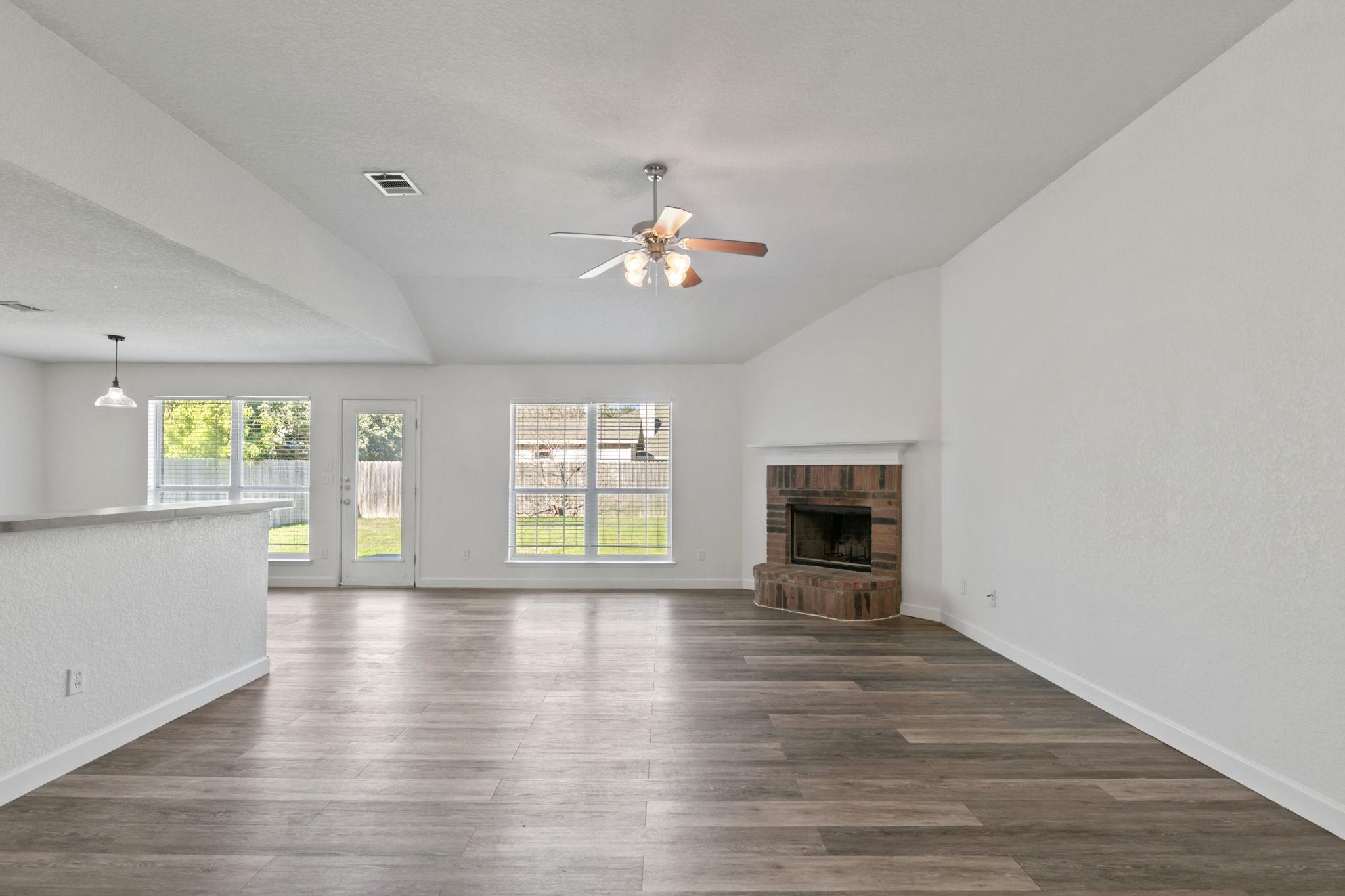 1609 Paint Brush DR