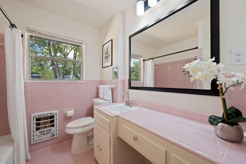 Tiny photo for 1418 Larkwood DR, Austin, TX 78723 (MLS # 1643352)