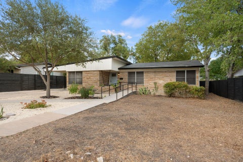 Tiny photo for 1418 Larkwood DR, Austin, TX 78723 (MLS # 1643352)