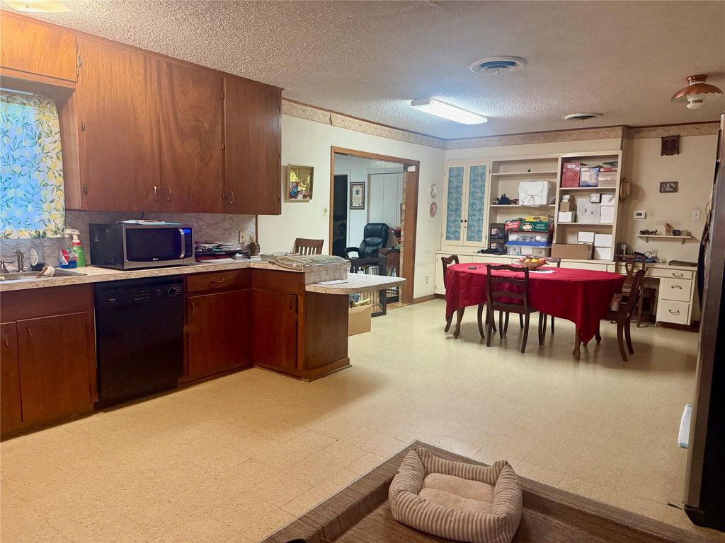 Photo of 106 San Jacinto ST, Lockhart, TX 78644 (MLS # 5643796)