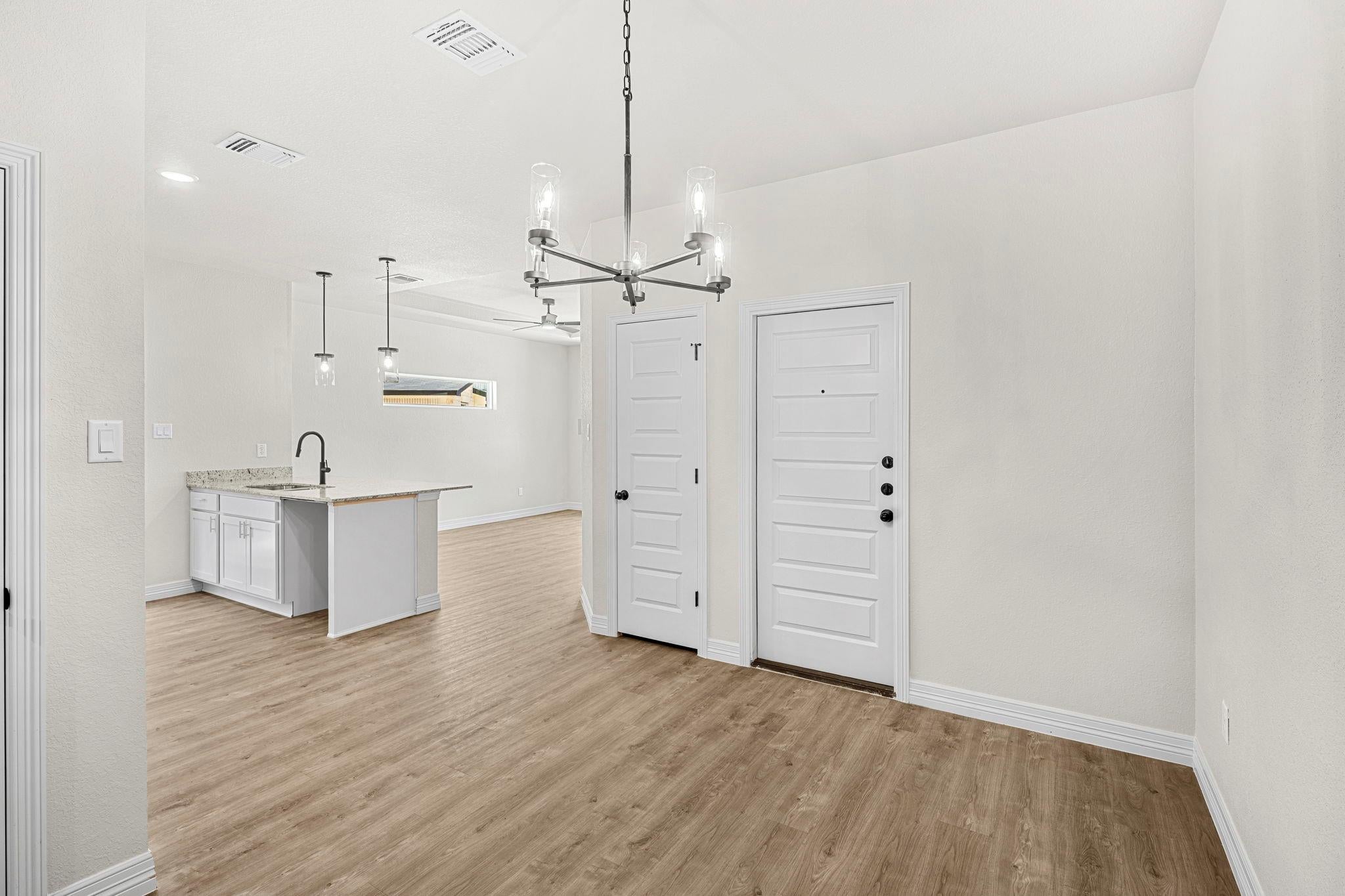 1213 Lone Pine WAY