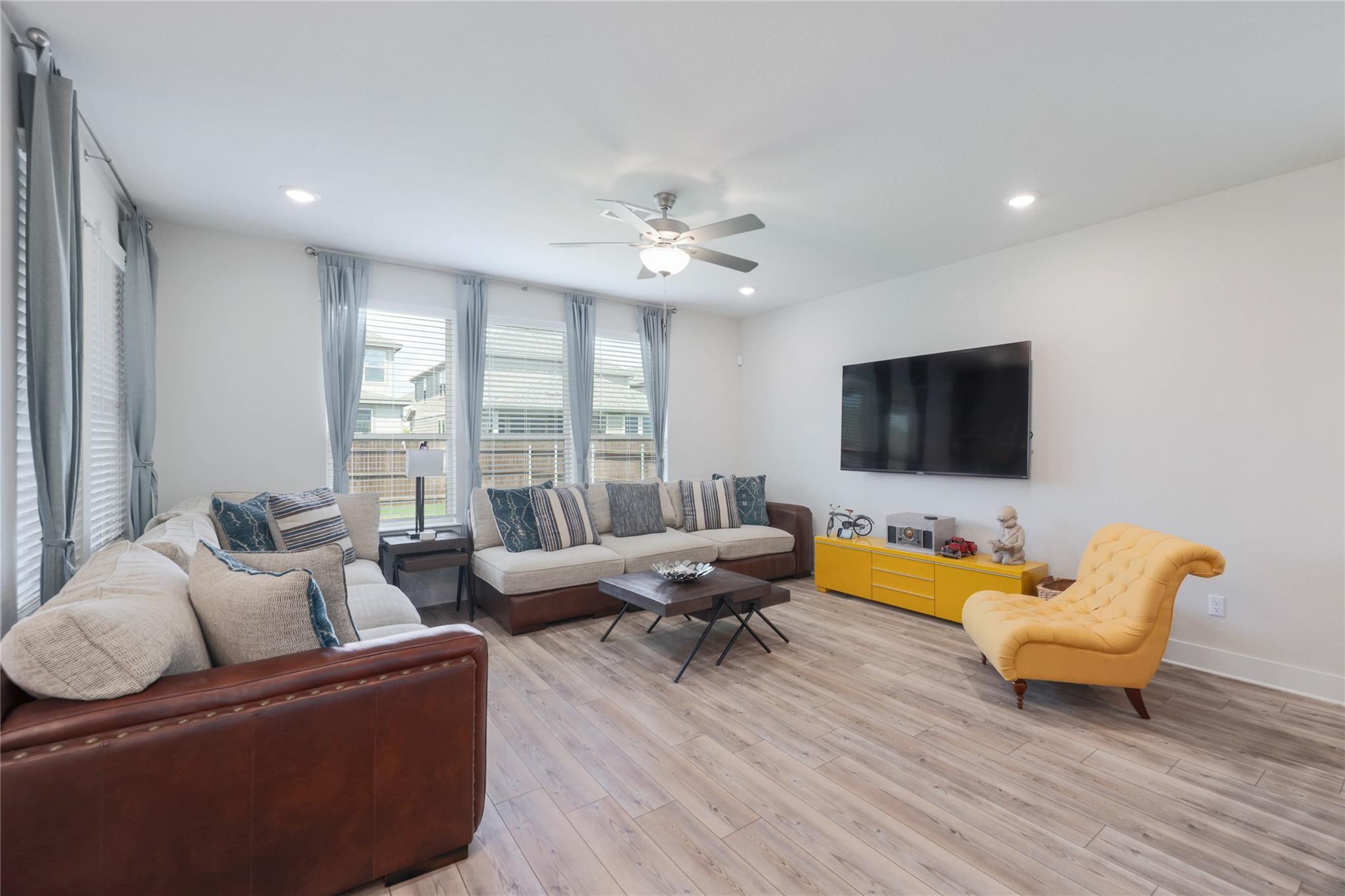 141 Janelle LN