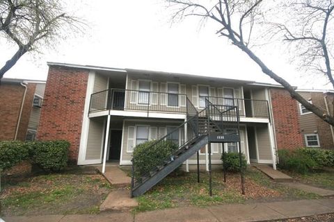 Photo of 1906 West LOOP #D, Austin, TX 78758 (MLS # 4798297)