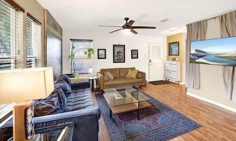 Photo of 117 S Wilson ST, San Marcos, TX 78666 (MLS # 7871048)