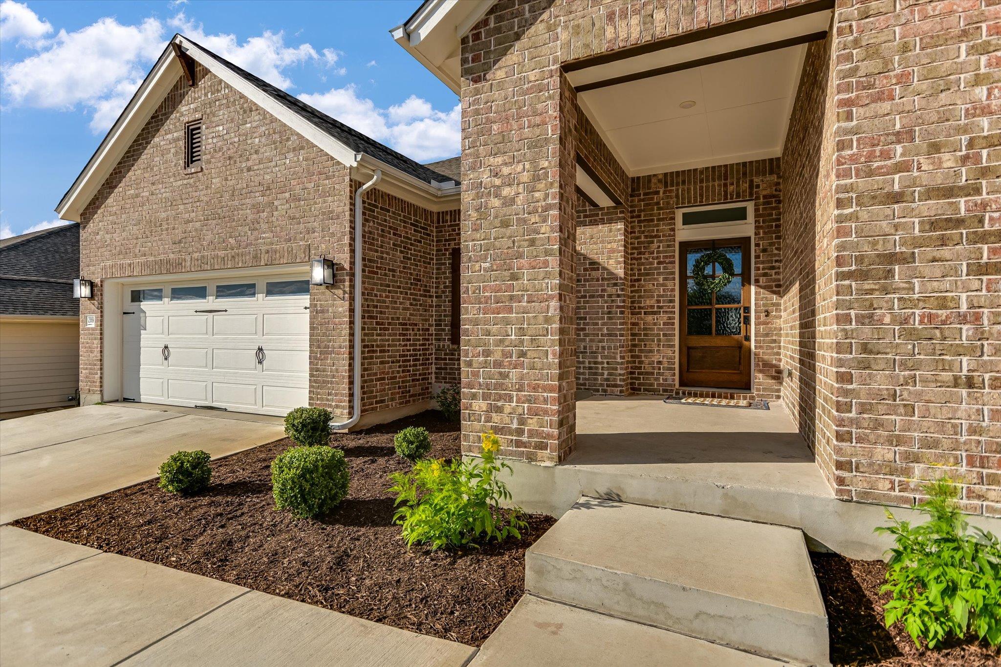 289 Helena LN