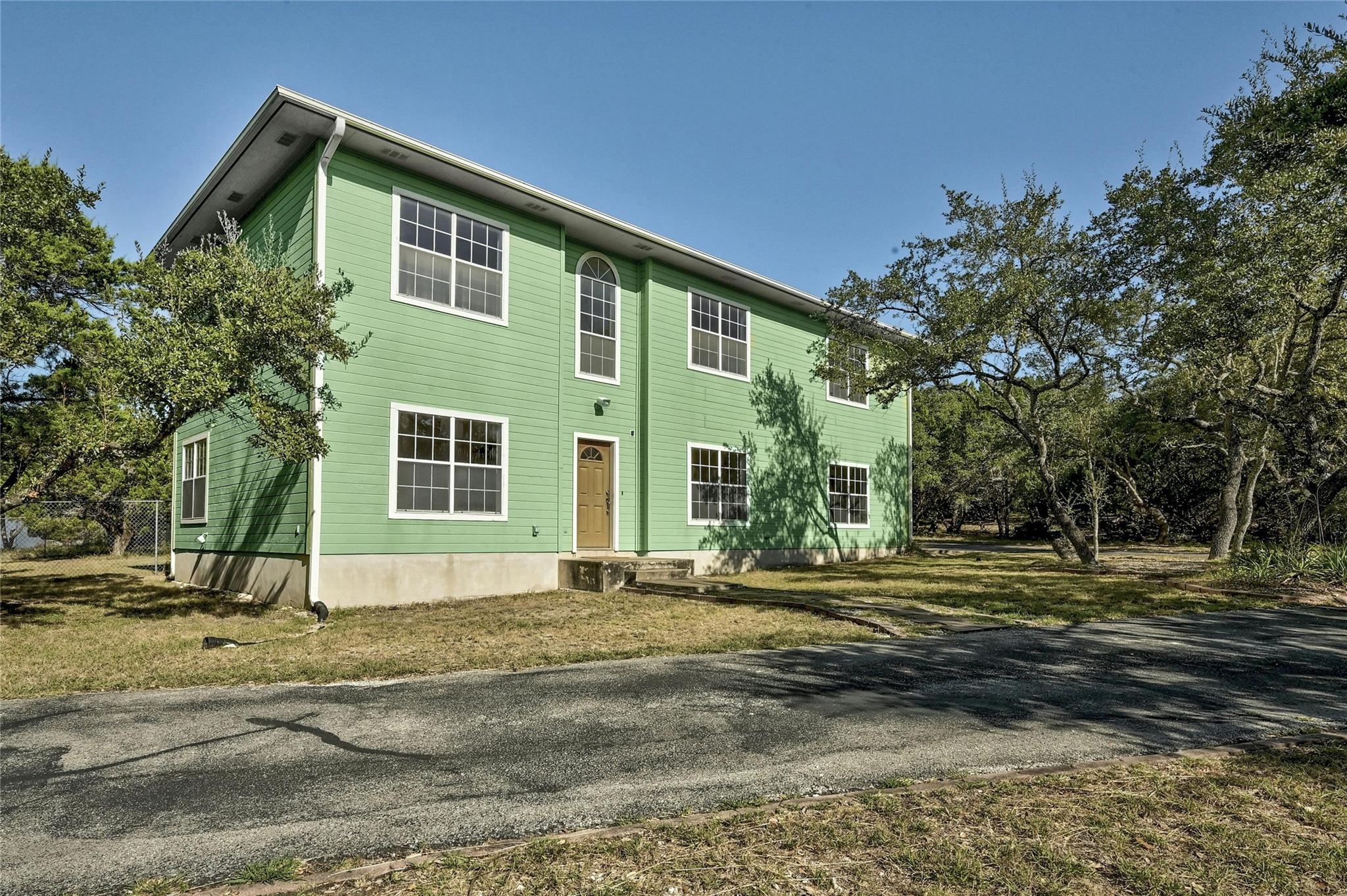 8302 N Madrone TRL