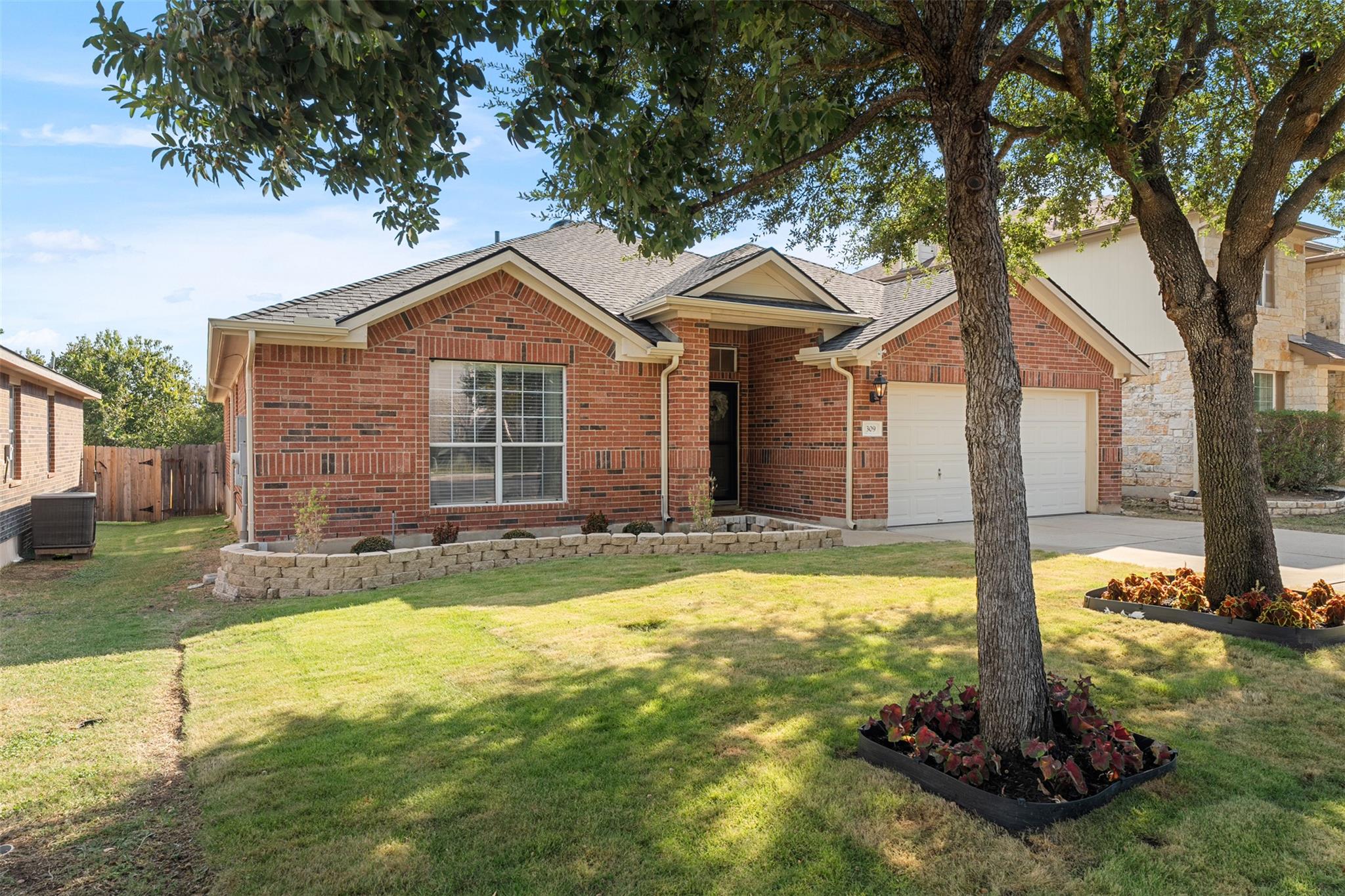 309 Golden Eagle LN