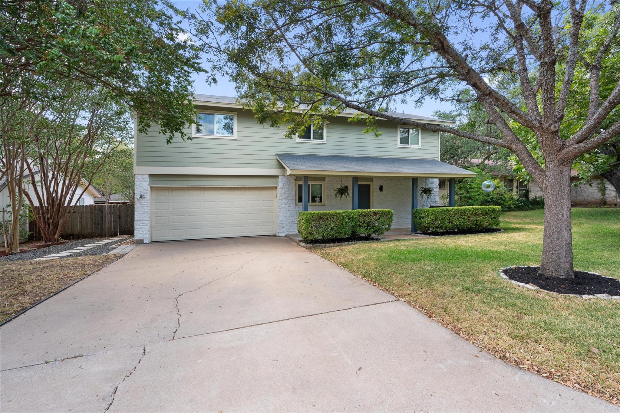 4111 Everest LN