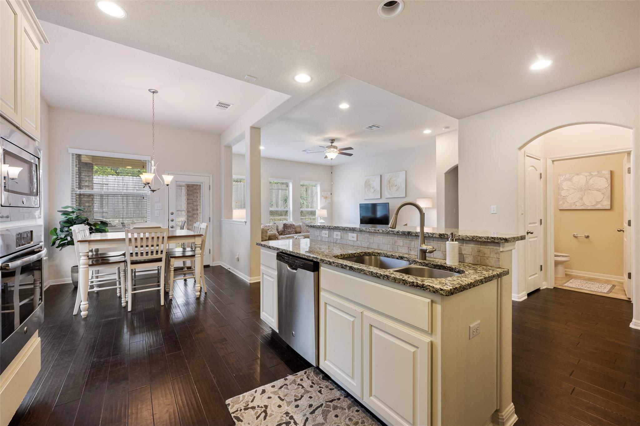 2844 Coral Valley DR