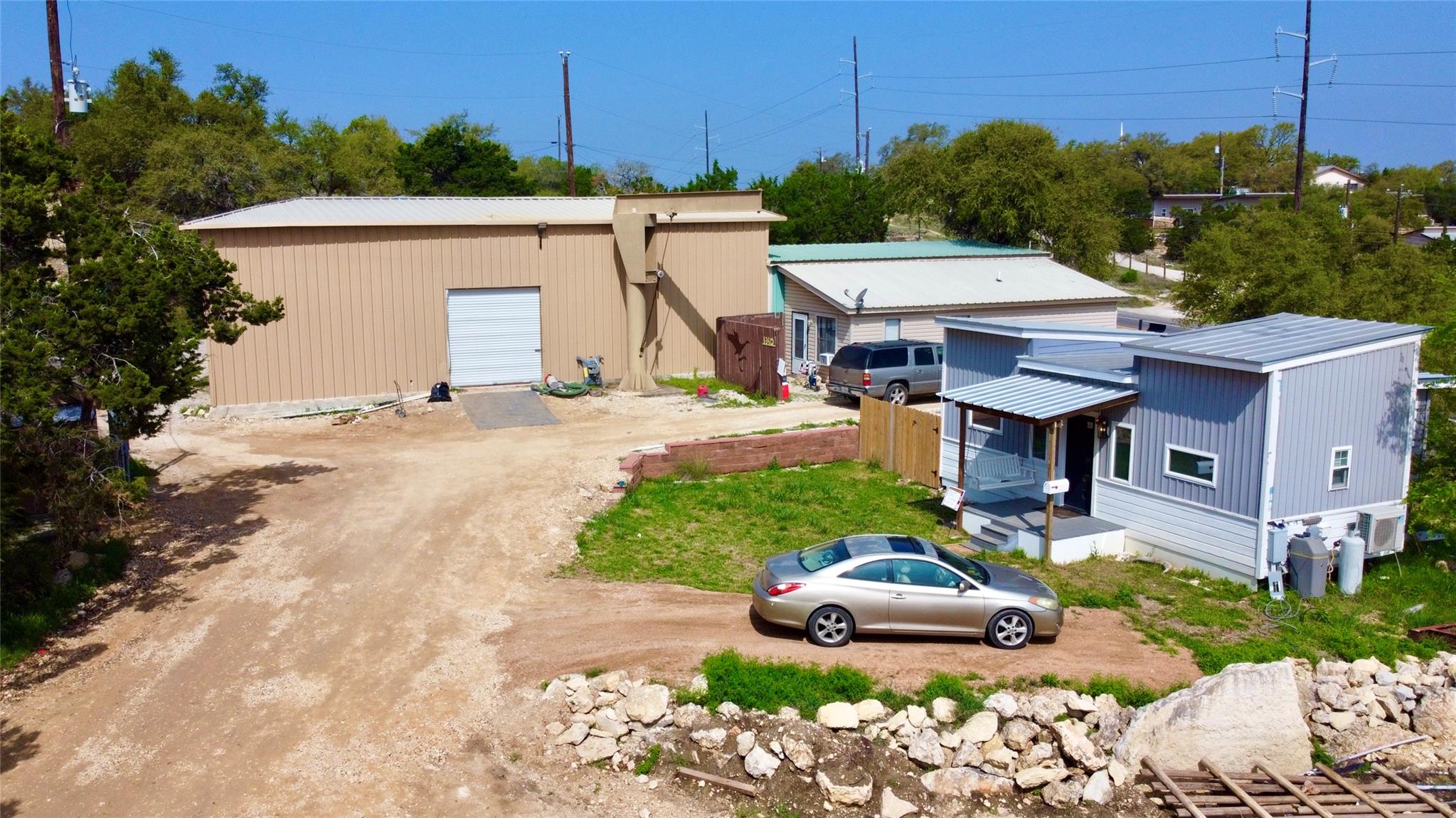 1200 & 1340 Hinch DR