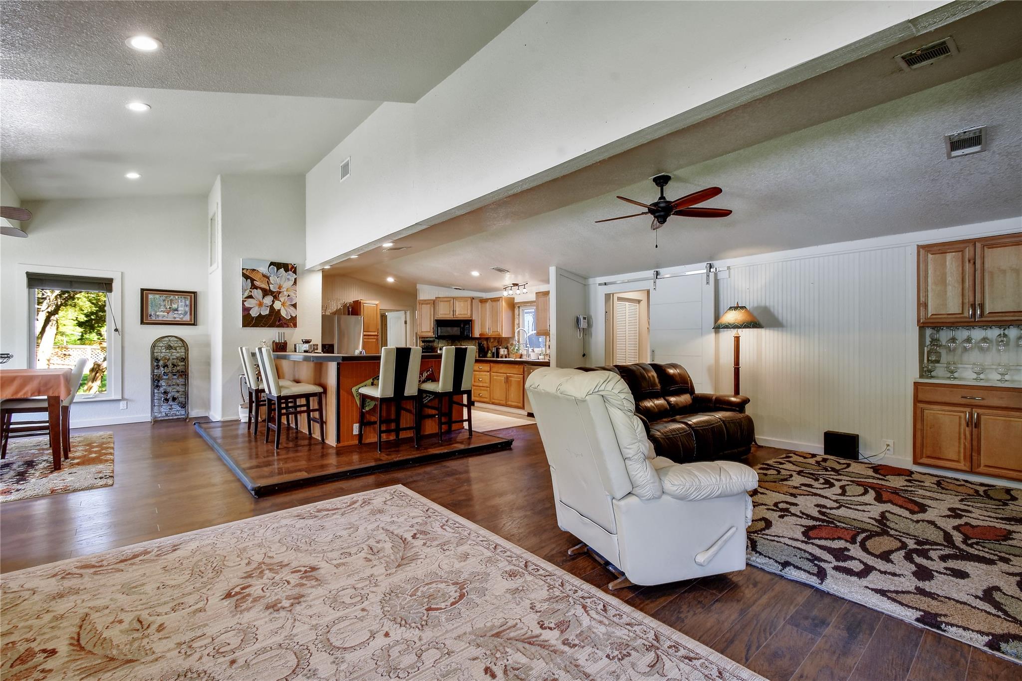 1200 & 1340 Hinch DR