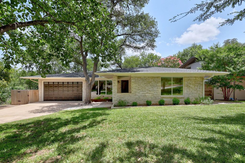 Photo for 3518 Lakeland DR, Austin, TX 78731 (MLS # 7306735)