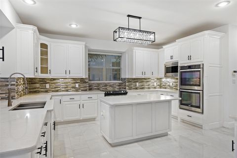 Tiny photo for 402 Luna Vista DR, Austin, TX 78738 (MLS # 4871231)