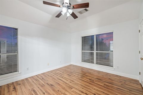 Tiny photo for 402 Luna Vista DR, Austin, TX 78738 (MLS # 4871231)