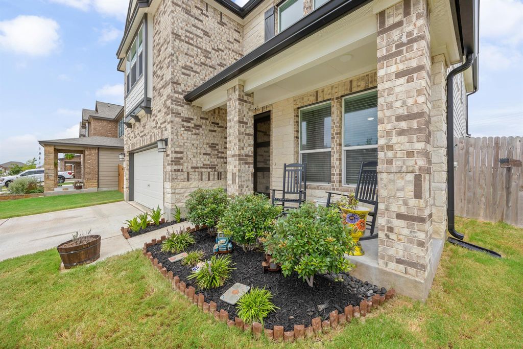 Photo of 203 Teller DR, Lockhart, TX 78644 (MLS # 6549564)