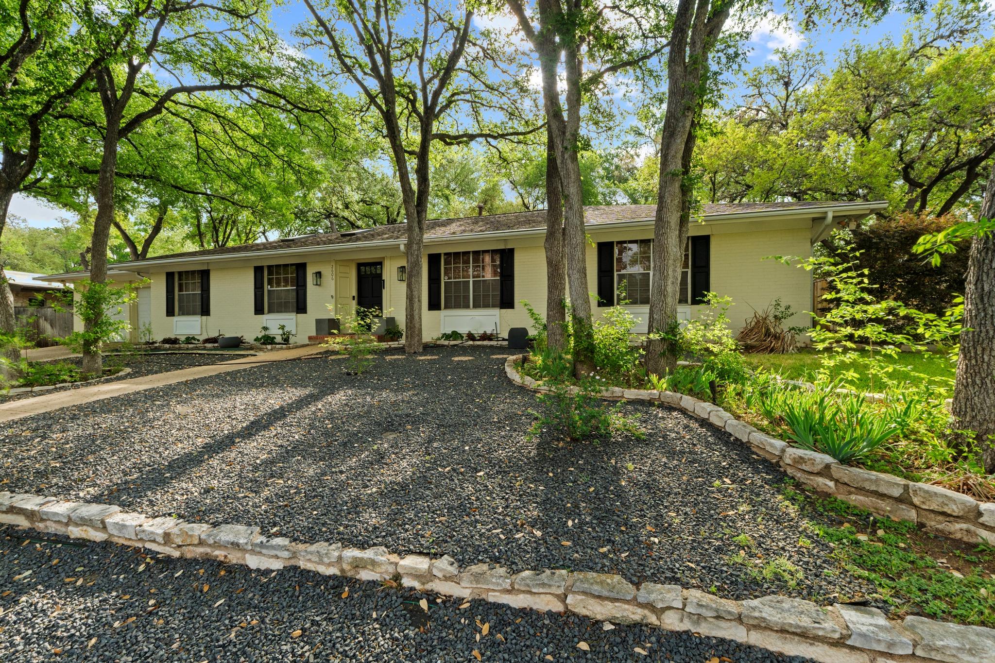 2606 Deerfoot TRL