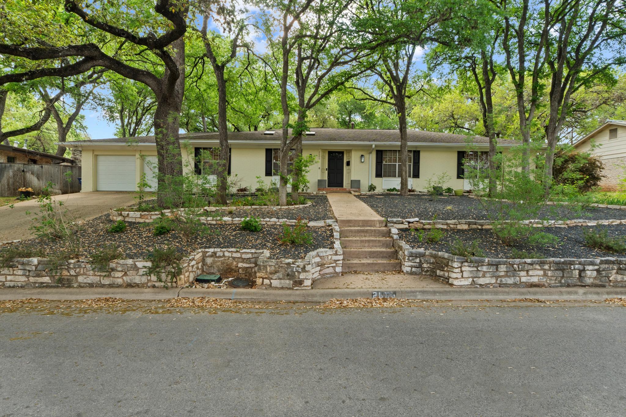 2606 Deerfoot TRL