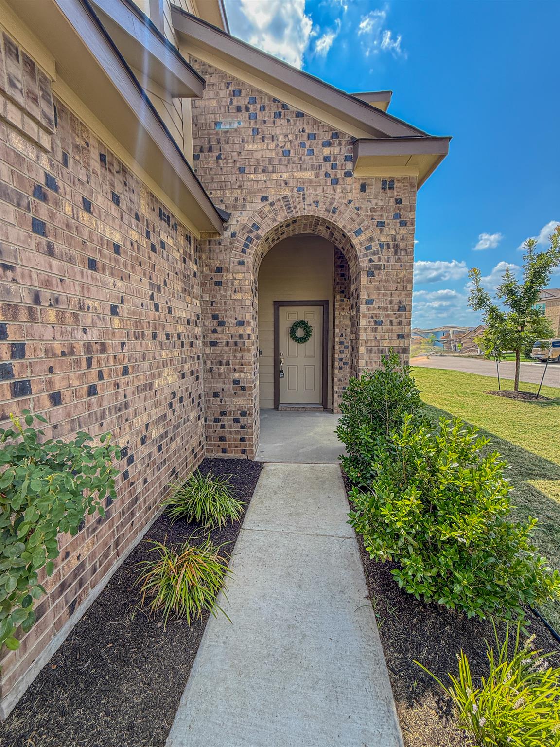 725 Bronco Billy DR