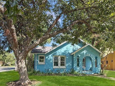 Photo of 4419 SINCLAIR Ave, Austin, TX 78756 (MLS # 6239544)