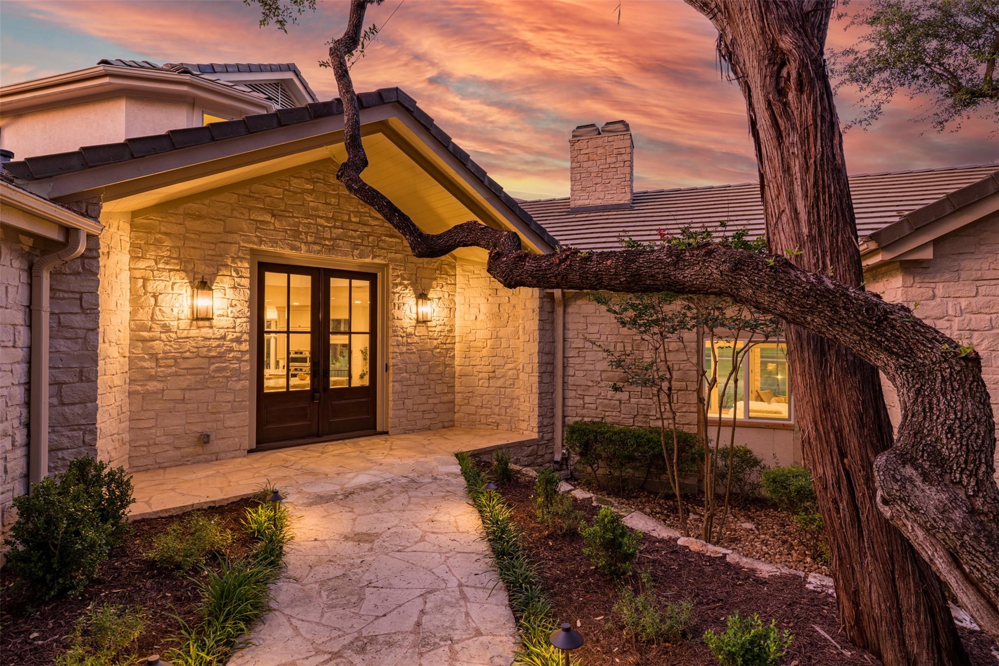 48 Tiburon DR