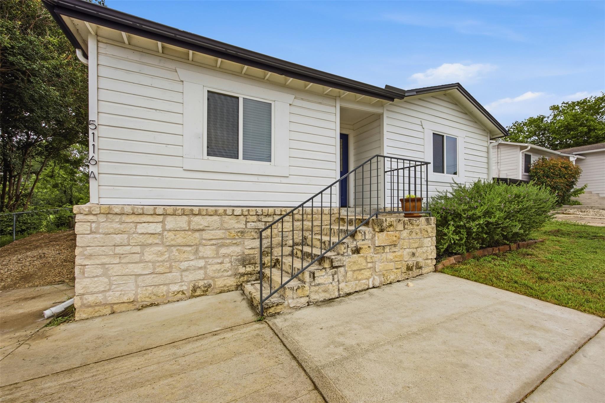 5116 Heflin LN 1