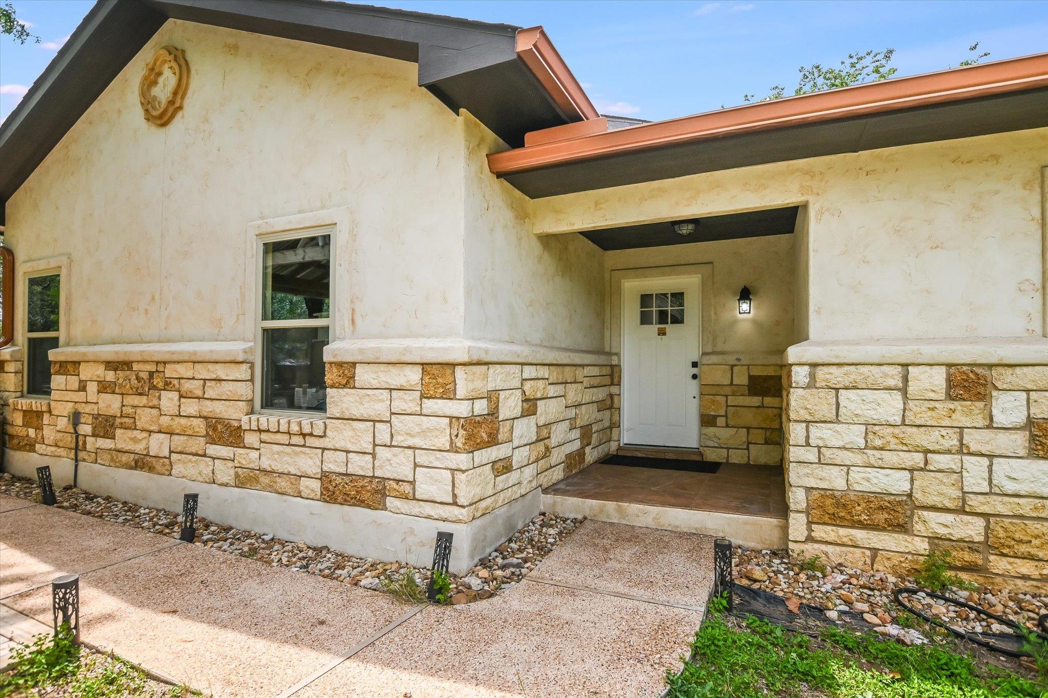 614 Maple LN