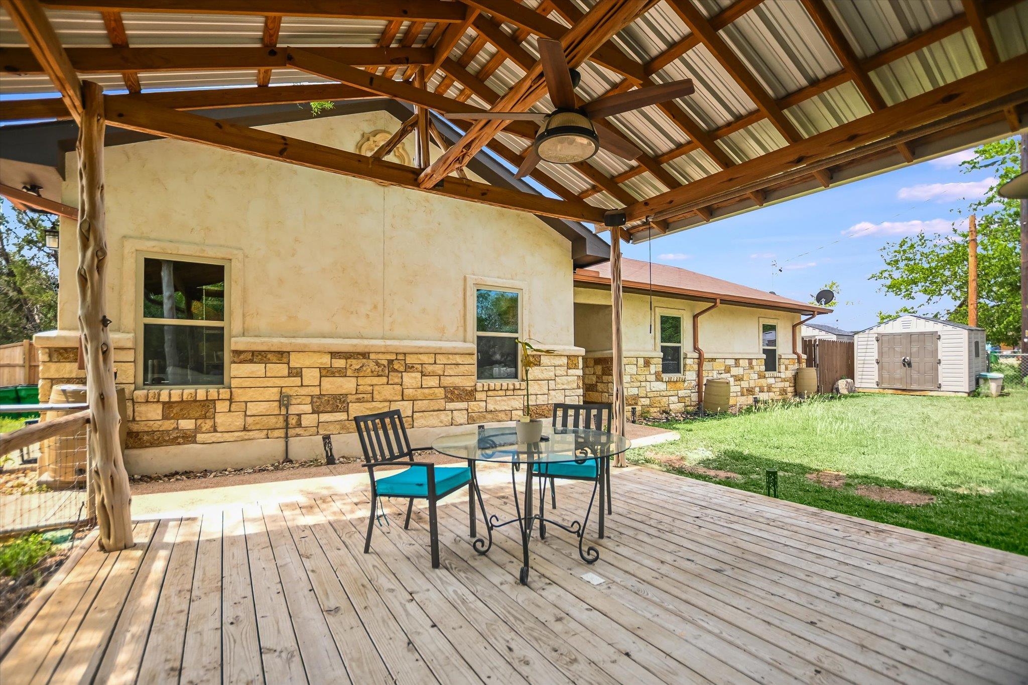 614 Maple LN