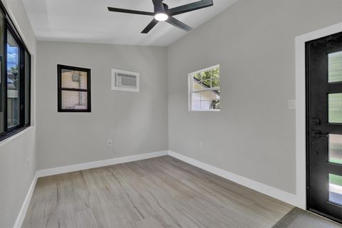Tiny photo for 2713 Cascade DR, Austin, TX 78757 (MLS # 7443548)