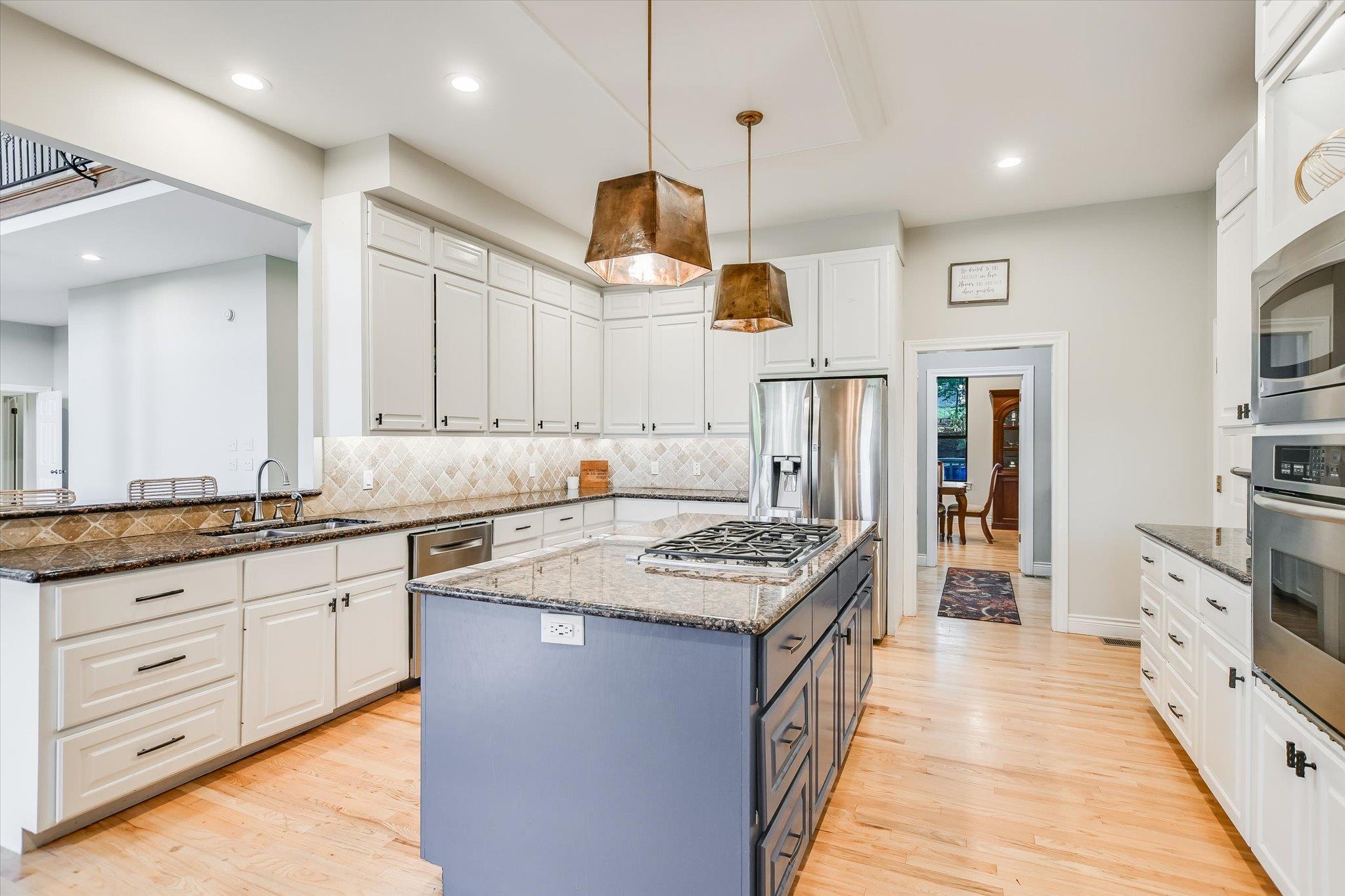 Austin, Texas 78733, United States, 4 Bedrooms Bedrooms, ,5 BathroomsBathrooms,Residential,Active,120903