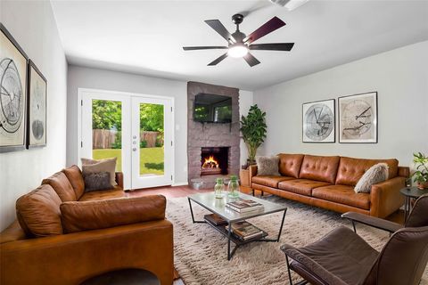 Photo of 606 Elderberry CV, Austin, TX 78745 (MLS # 4061295)
