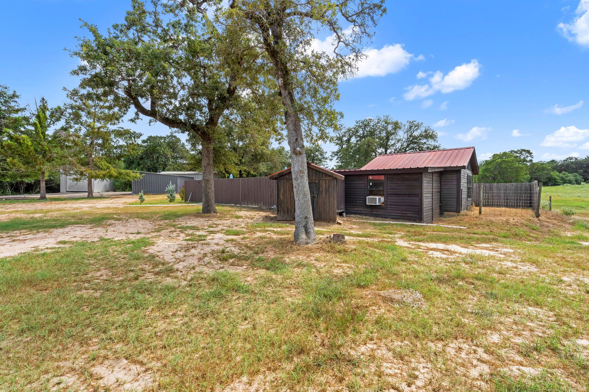 206 22 Hills RD
