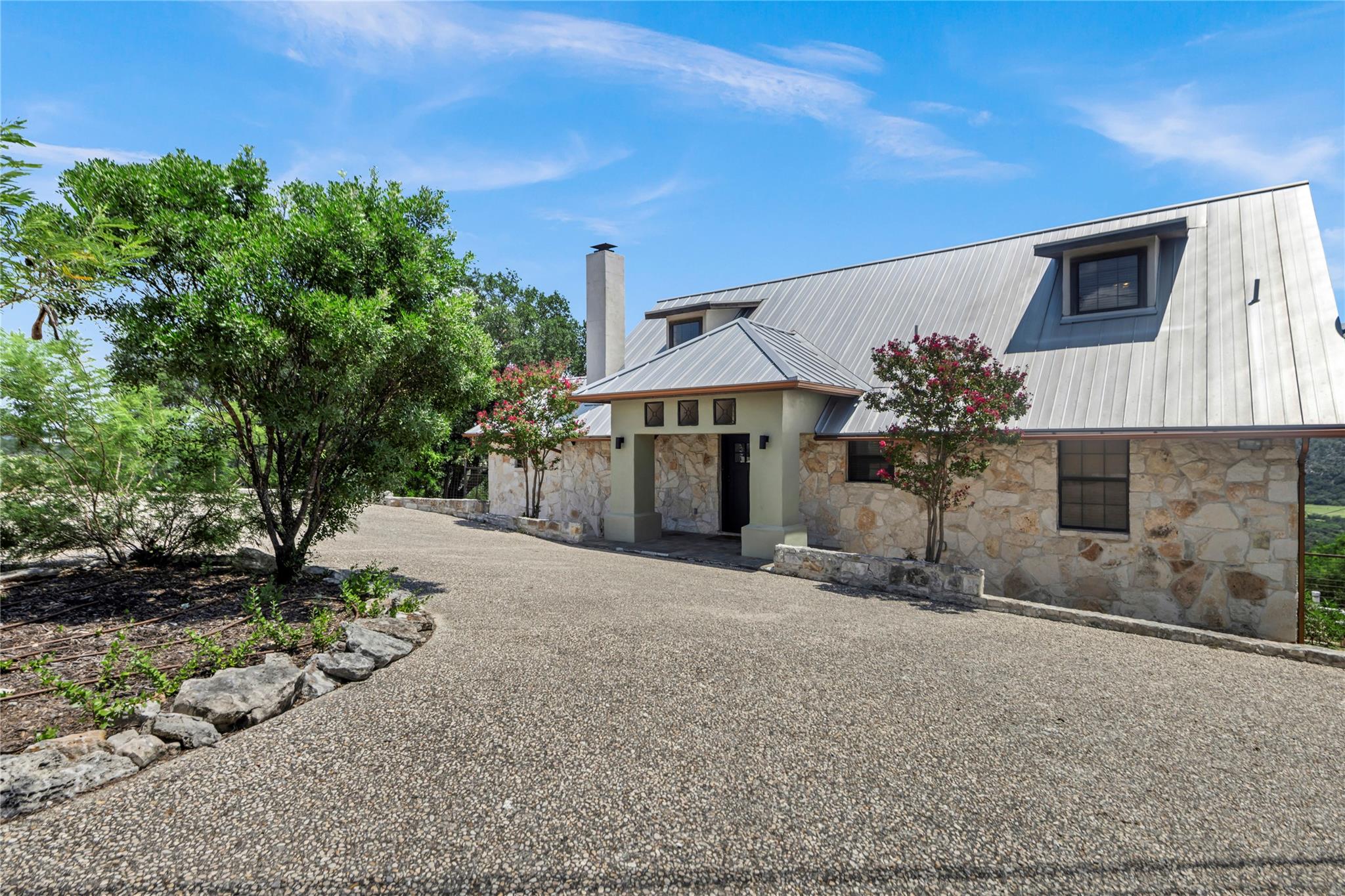 360 Bluebonnet RD