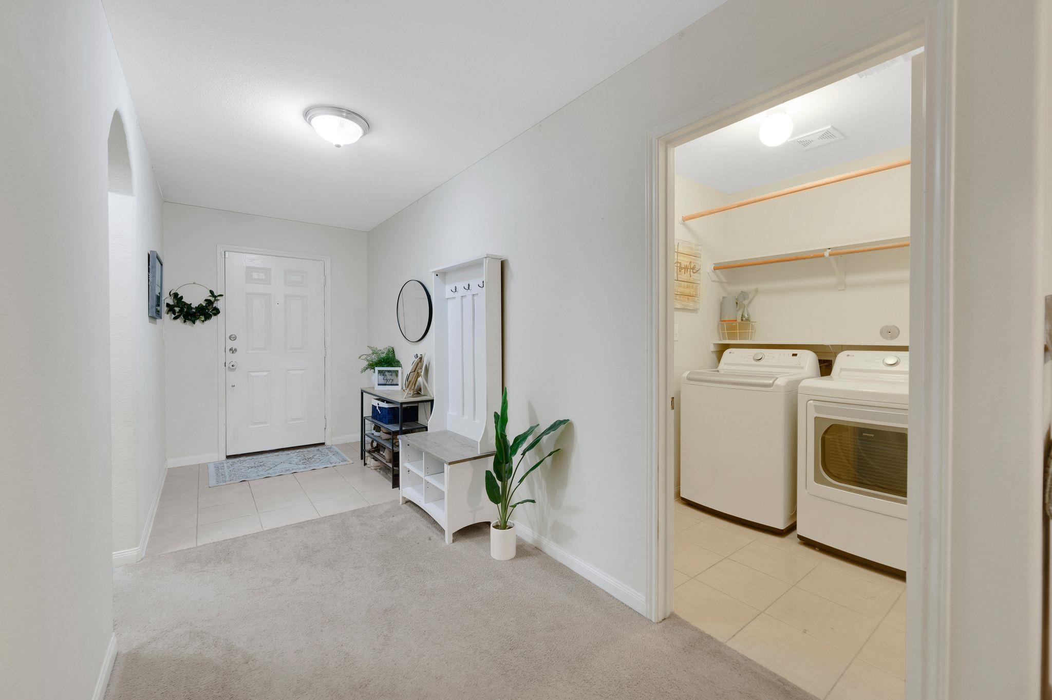 504 Sapphire LN