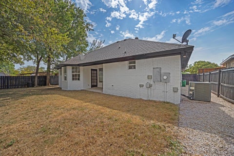 Tiny photo for 10901 Parkfield DR, Austin, TX 78758 (MLS # 8449743)