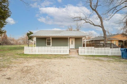 207 Harris ST Elgin TX 78621