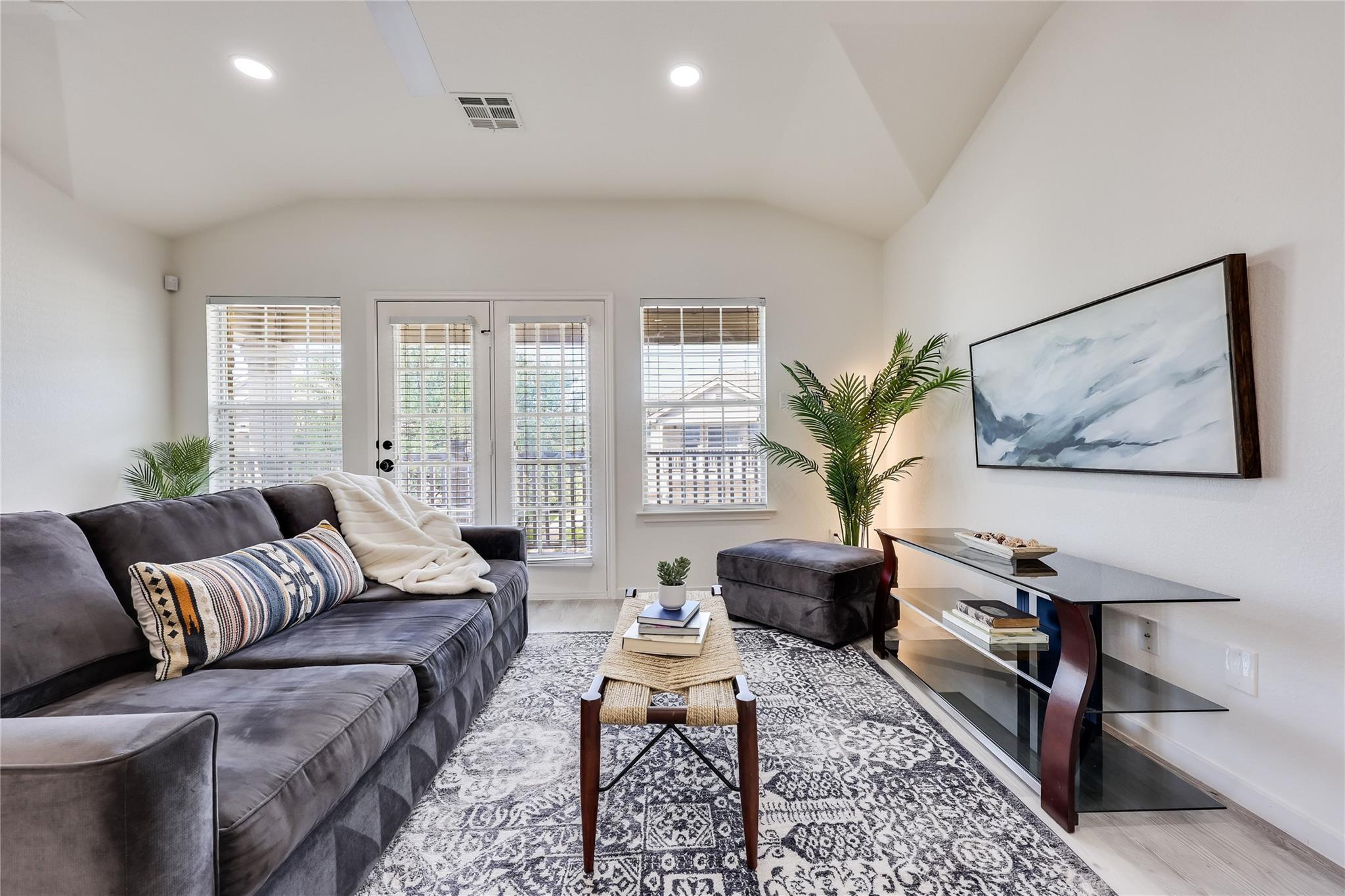 1900 Scofield Ridge PKWY 501