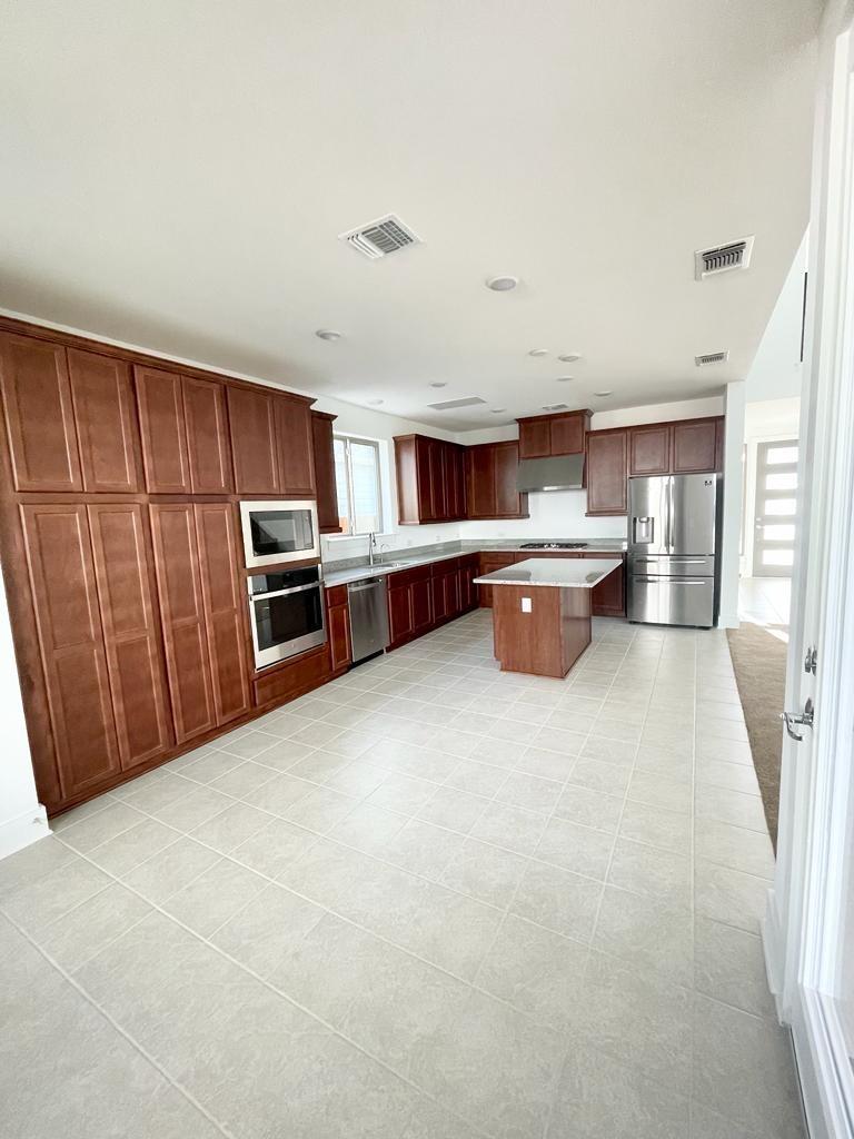 Austin, Texas 78744, United States, 4 Bedrooms Bedrooms, ,4 BathroomsBathrooms,Residential,Active,253054